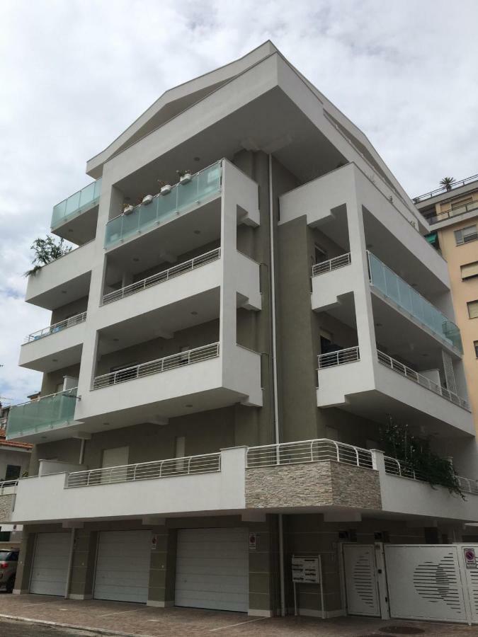 Appartamento Acquamarina سان بنيديتّو ديل ترونتو المظهر الخارجي الصورة